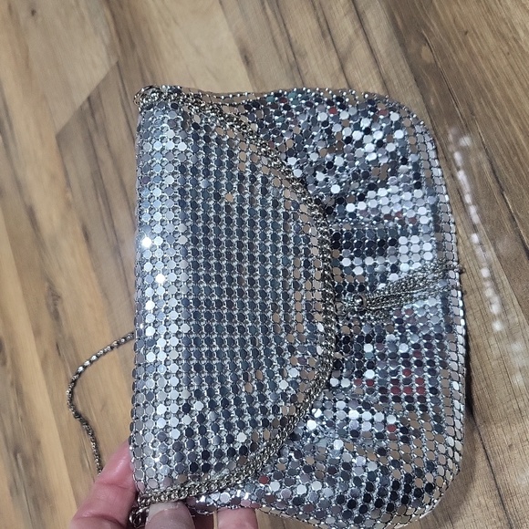 Vintage Silver Metal Mesh Crossbody Tassel Front Long Chain Strap Evening Bag - Picture 2 of 13